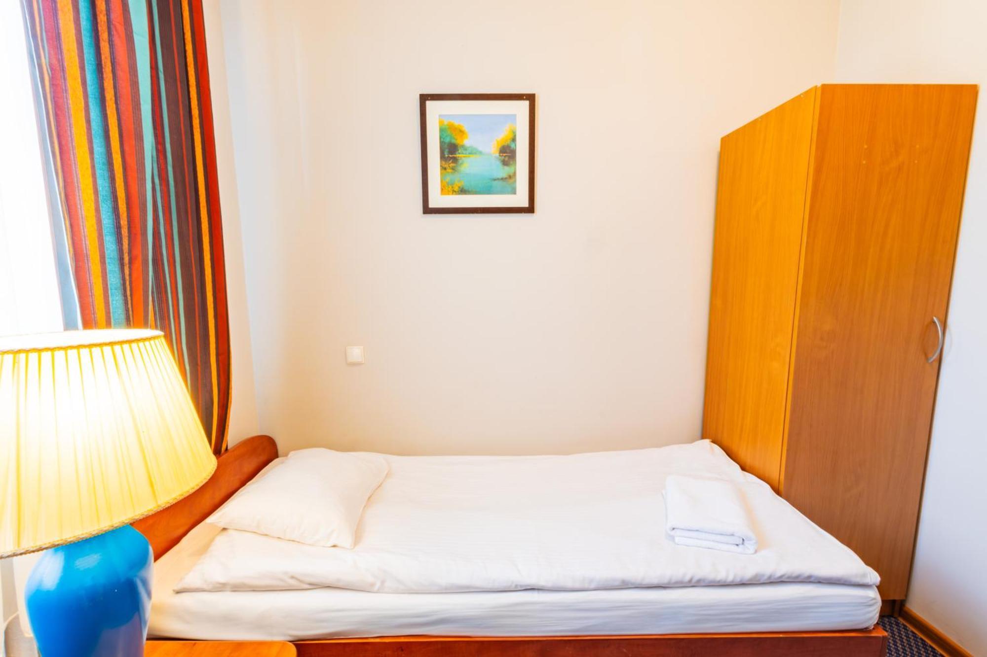 Noclegi Stadion Bed & Breakfast Warsaw Luaran gambar